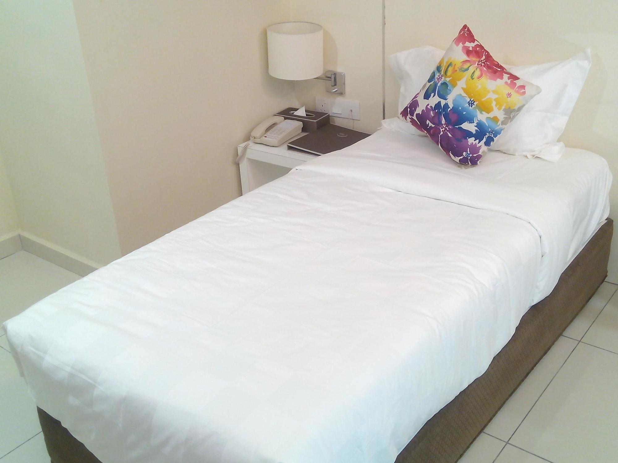 Hotel Mornington Bukit Permata Lumut Bagian luar foto