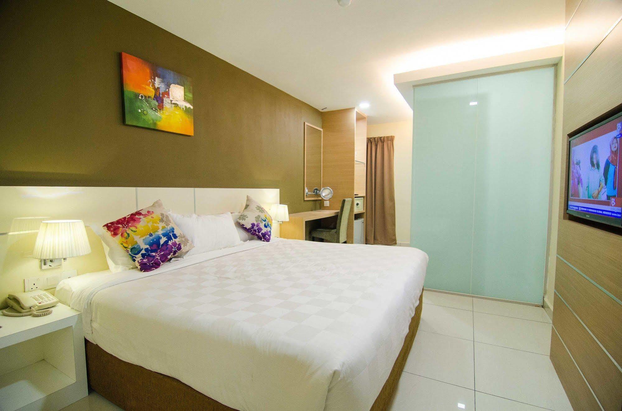 Hotel Mornington Bukit Permata Lumut Bagian luar foto