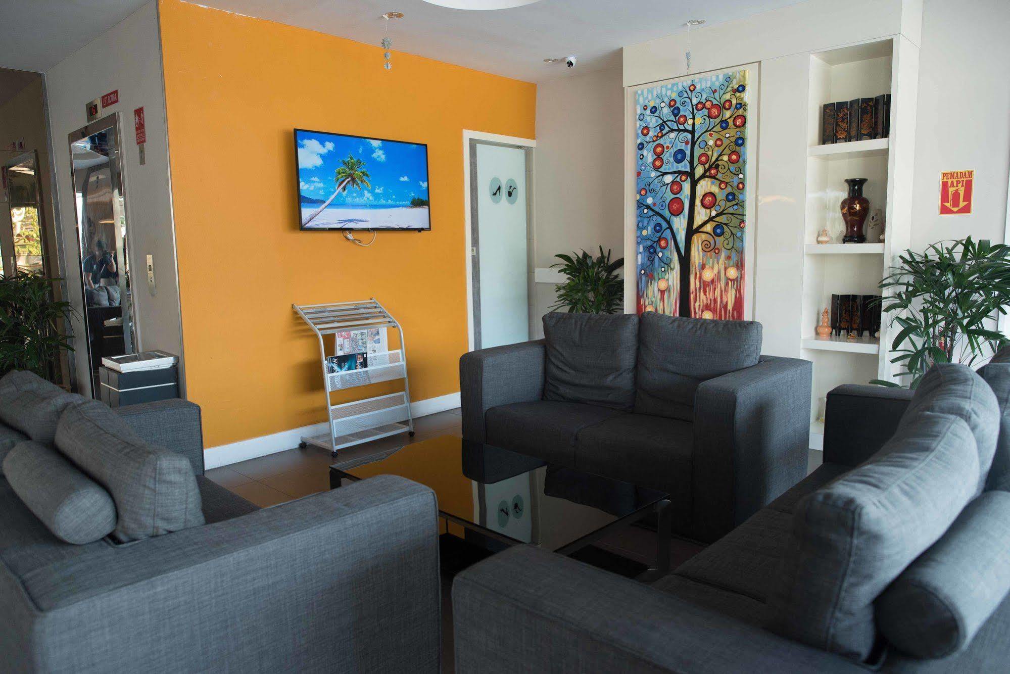 Hotel Mornington Bukit Permata Lumut Bagian luar foto