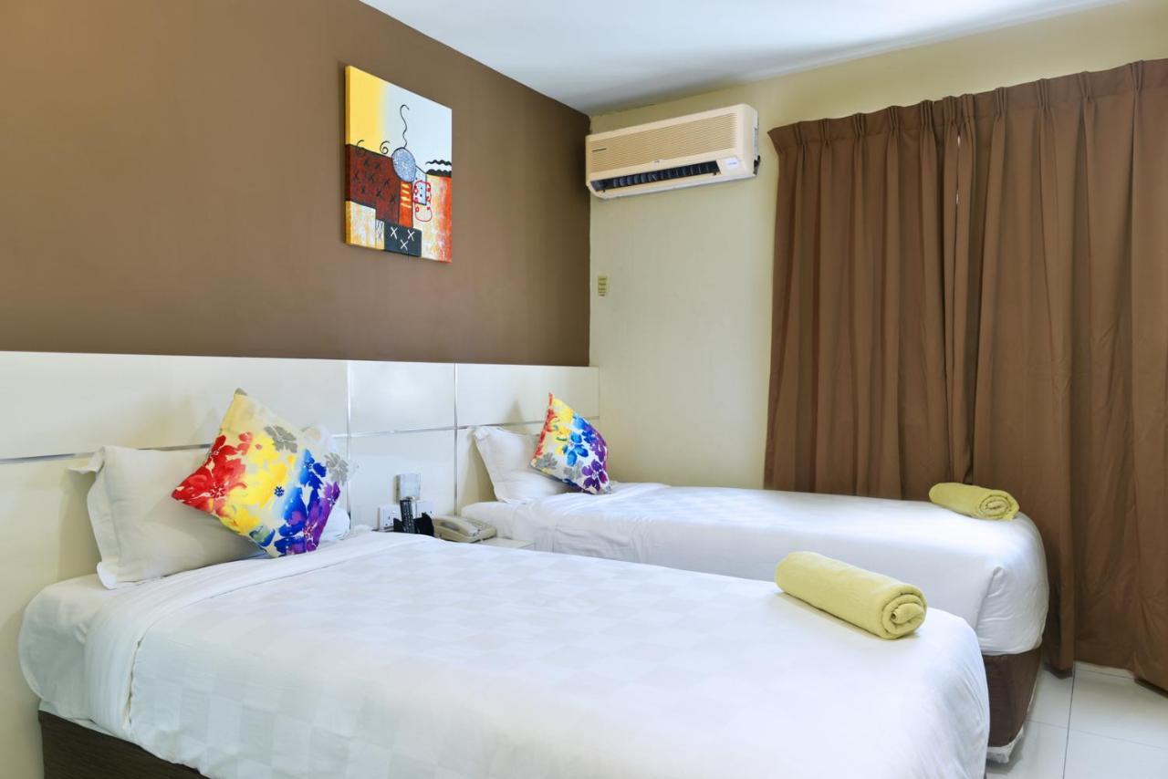 Hotel Mornington Bukit Permata Lumut Bagian luar foto