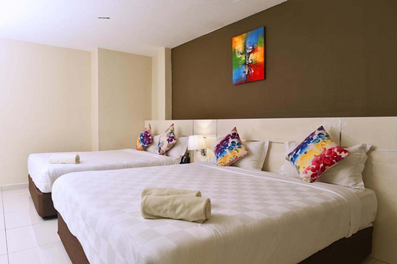 Hotel Mornington Bukit Permata Lumut Bagian luar foto